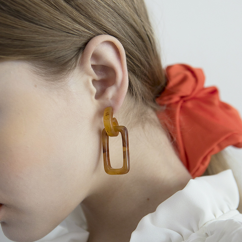 [eom] eom&#039;s figure earring(2color)